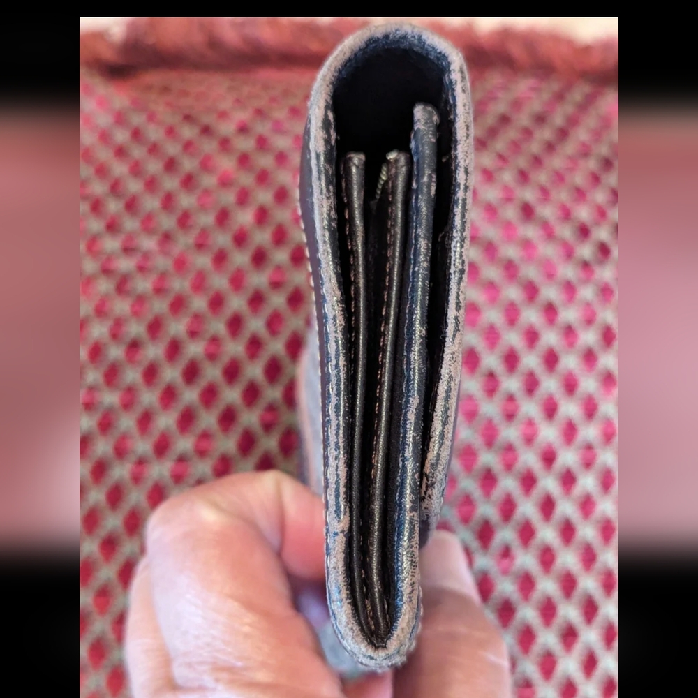 AUTHENTICATED Celìne Vintage Late 1990's - Early 2000's Continental Wallet - Picture 9 of 12